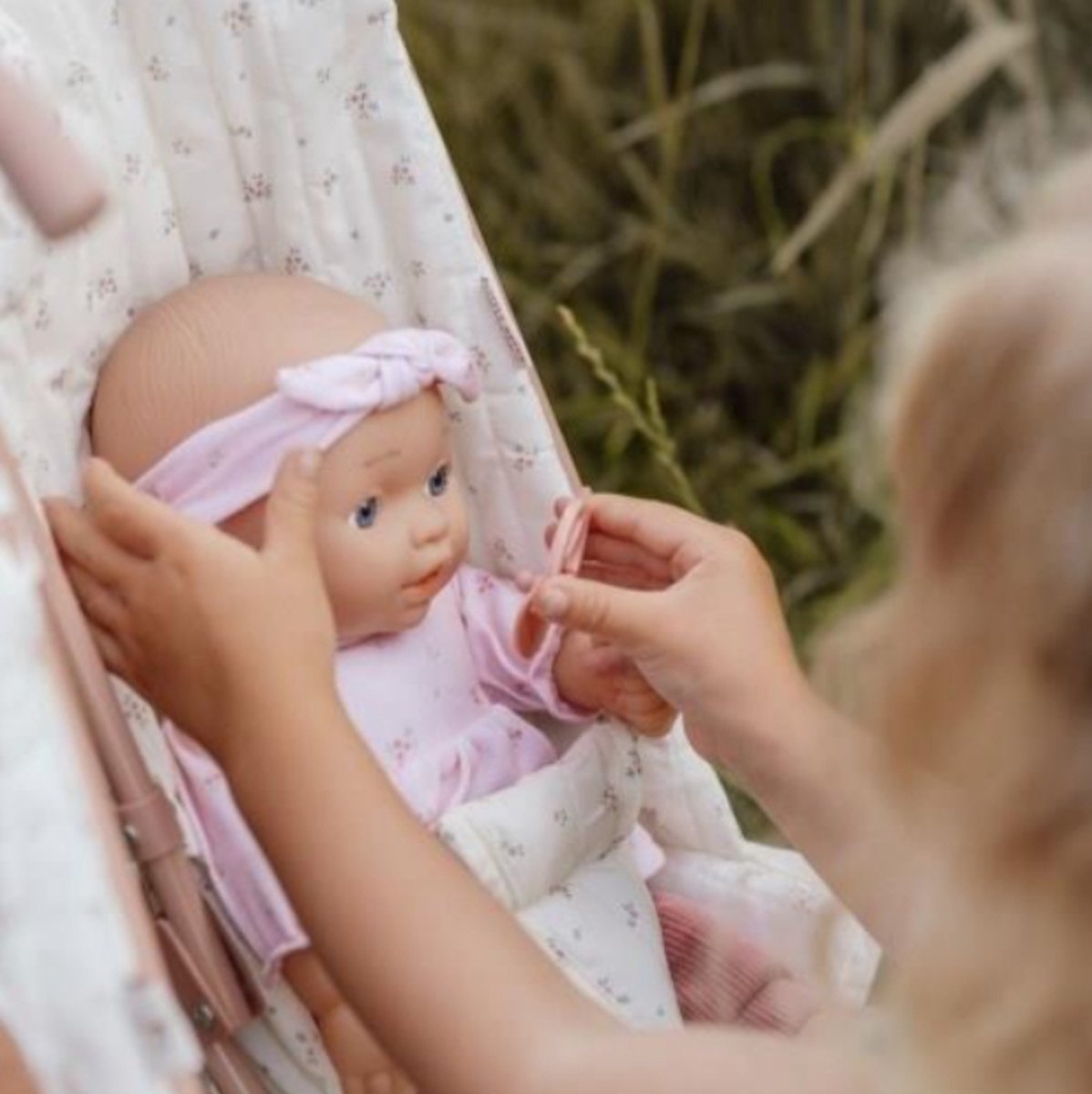 Little Dutch Bébé Lily Knuffelpop - Lief Speelmaatje