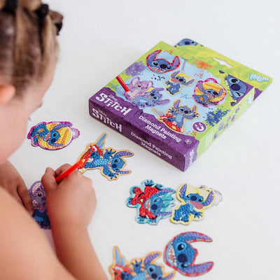 Totum Disney Stitch Magneten & Sleutelhanger Set