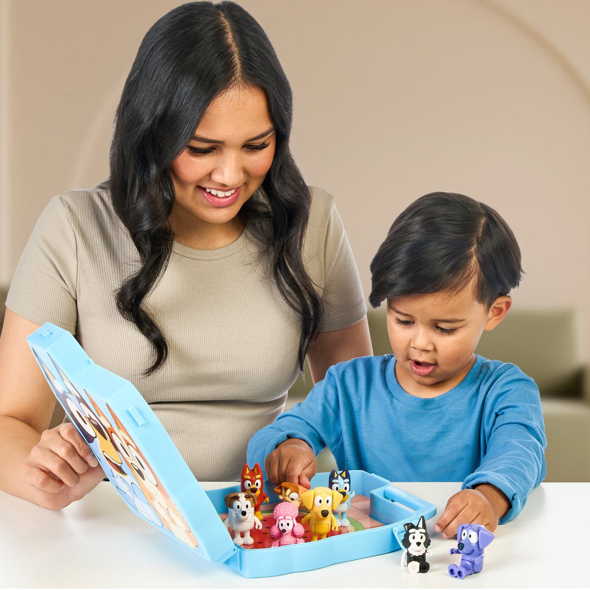 Moose Toys Bluey Deluxe Verzamelkoffer met 8 Figuren