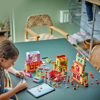 LEGO Disney Encanto Magisch Huis van de Familie Madrigal 43245