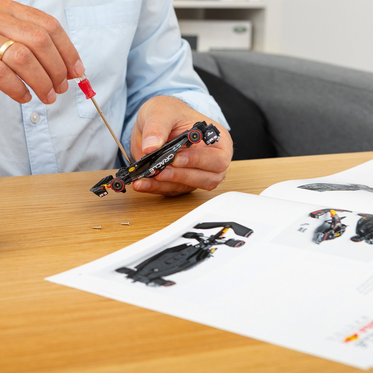 Franzis 1:43 Oracle Red Bull Racing RB19 F1 Adventskalender