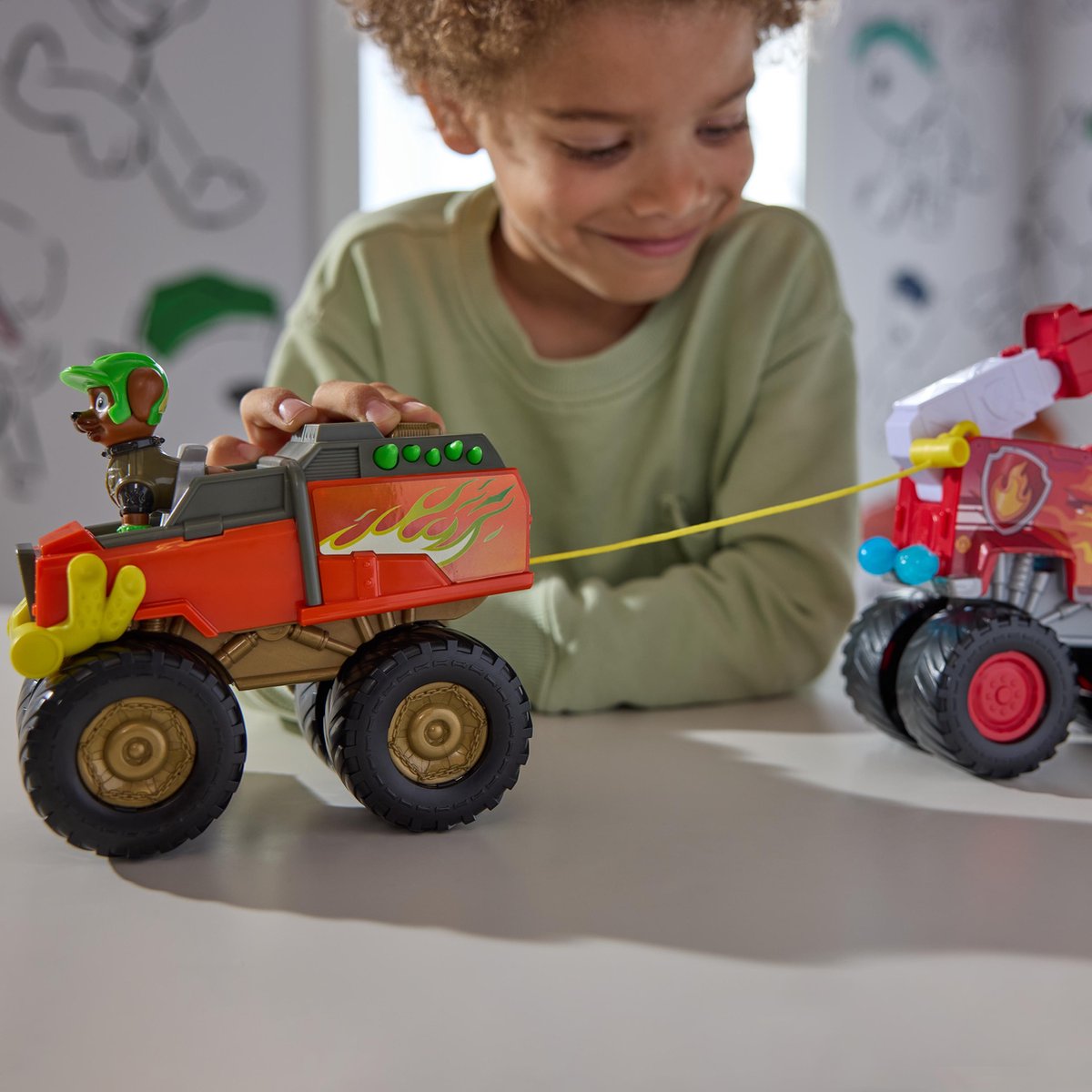 PAW Patrol Monstertruck met Boomer Figurine