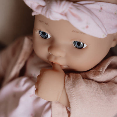 Little Dutch Bébé Lily Knuffelpop - Lief Speelmaatje