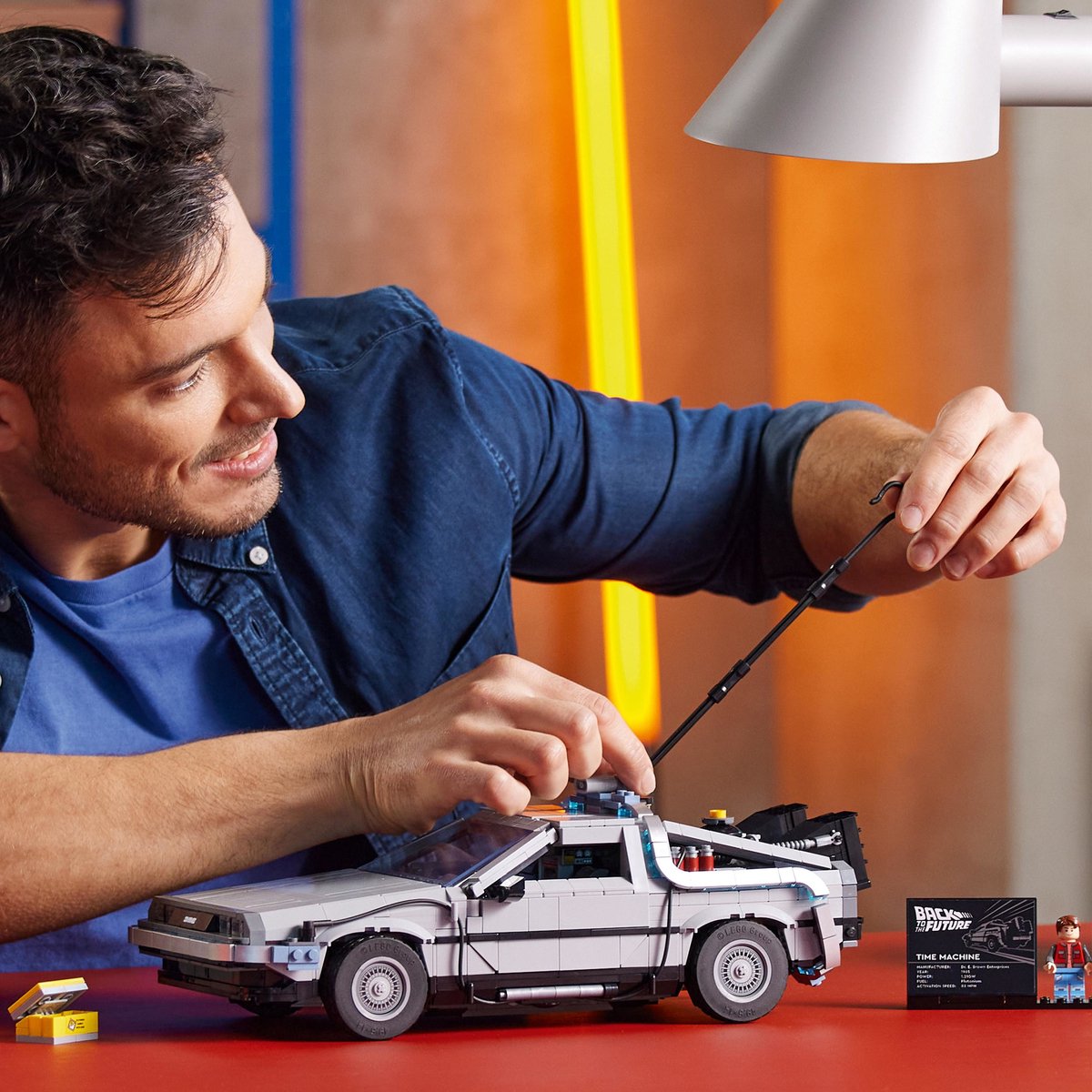 LEGO Creator Icons Tijdmachine van Back to the Future - 10300