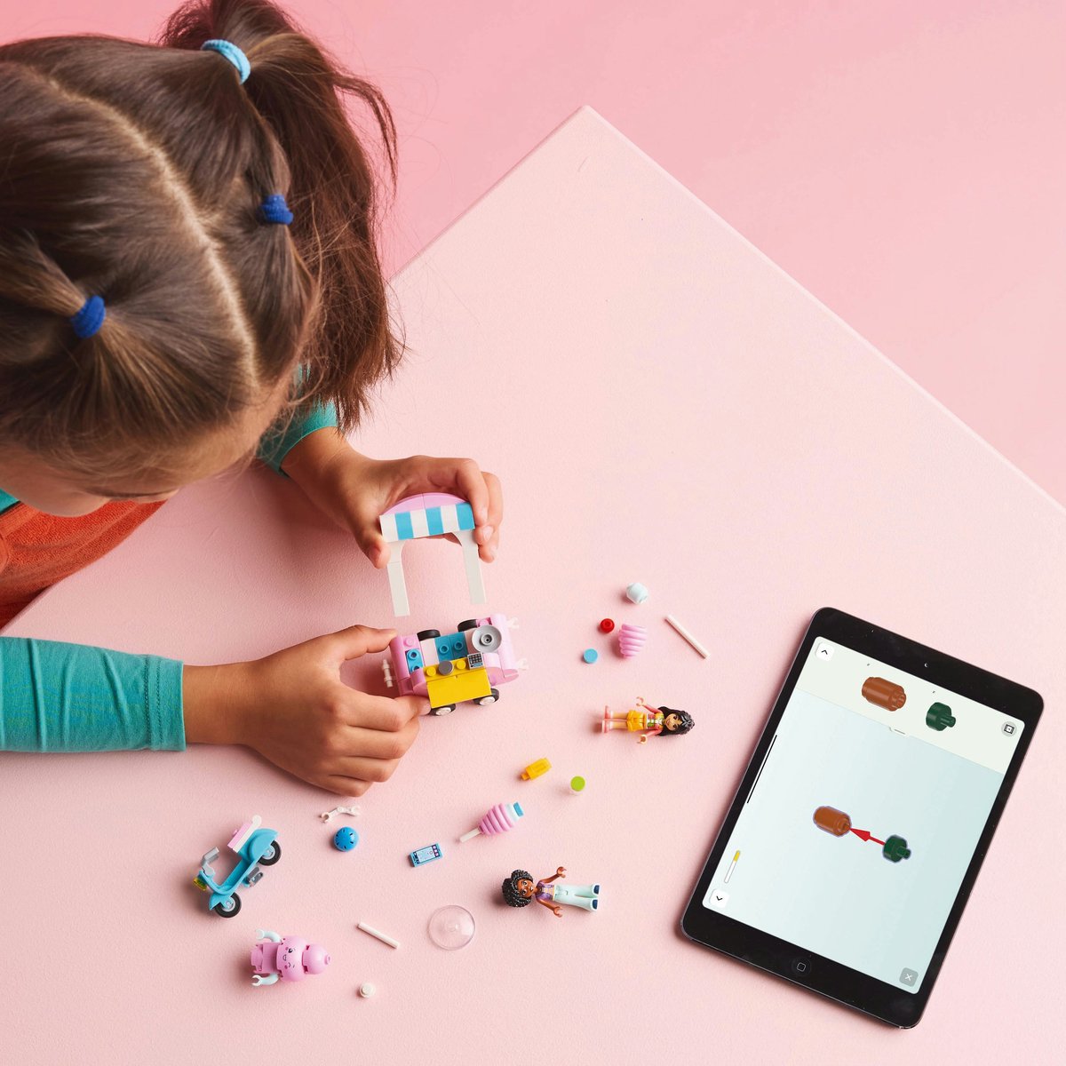 LEGO Friends Snoepkraam met Suikerspin & Scooter - 42643