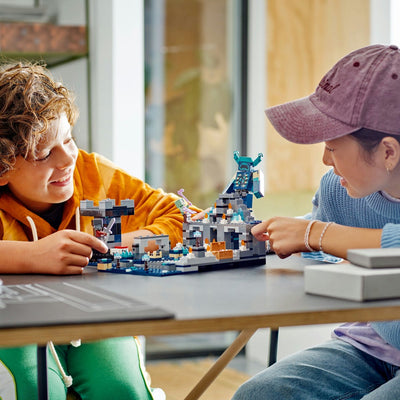 LEGO Minecraft De Slag om de Afgronden - 21246