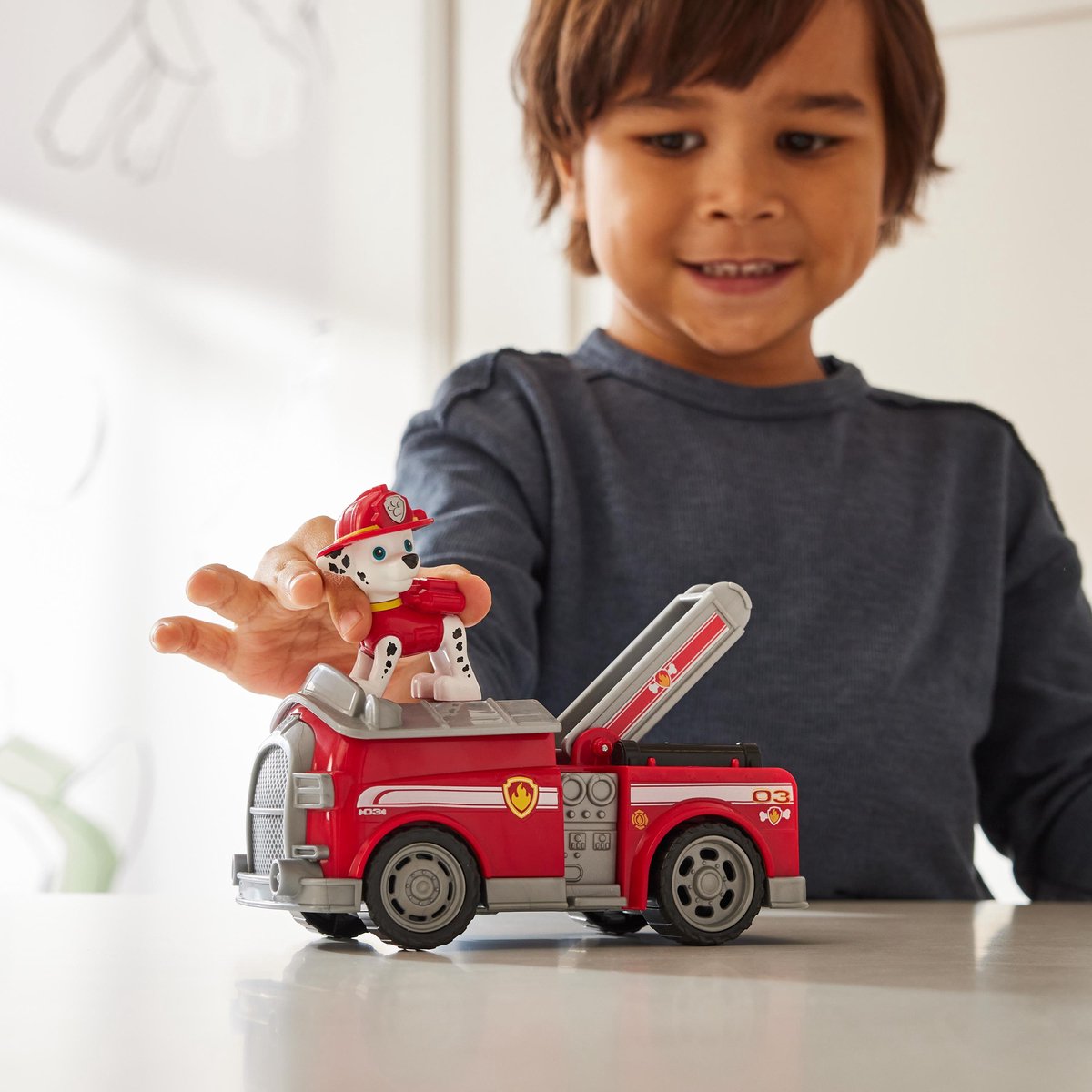 PAW Patrol Marcus' Brandweerwagen met Verzamelbare Figuur