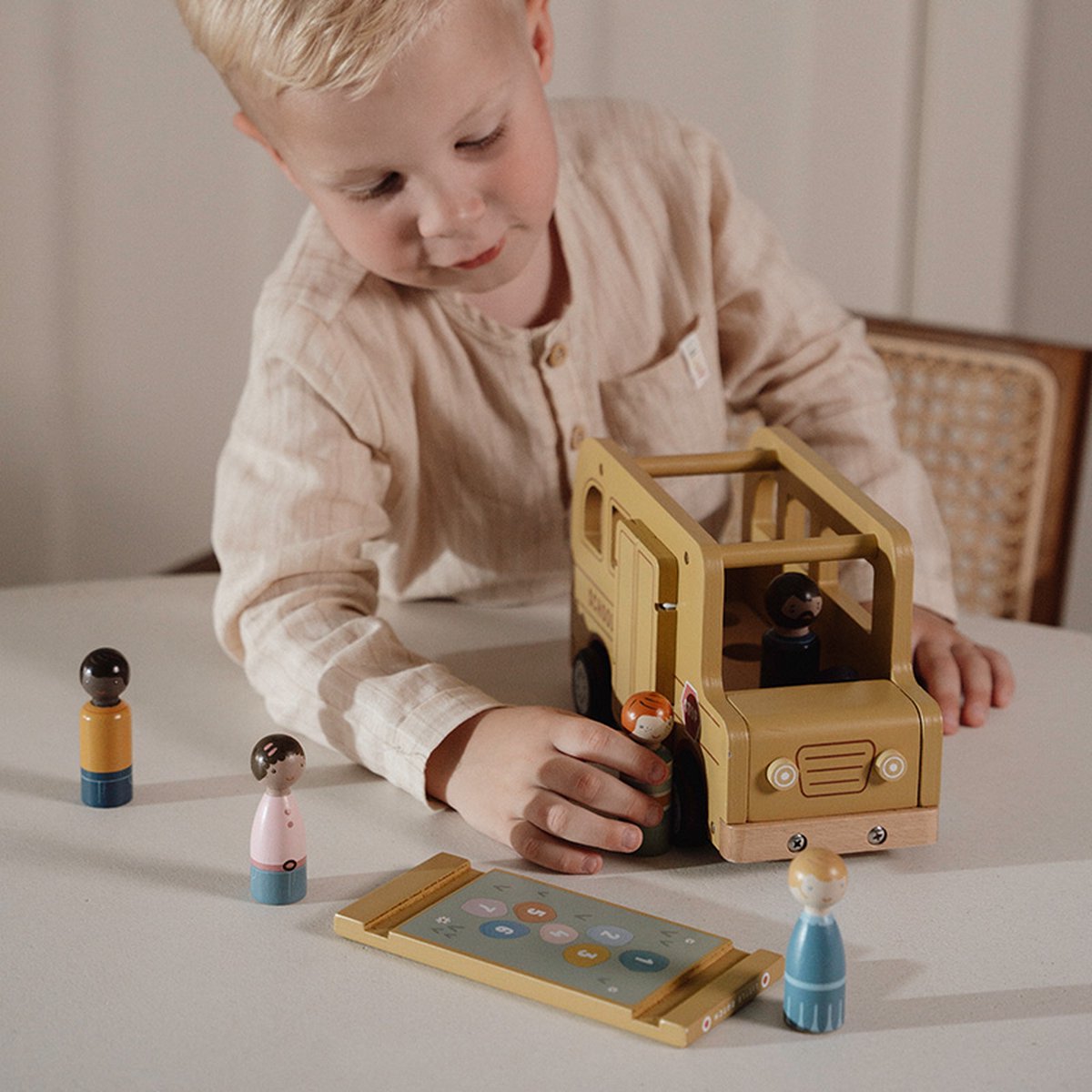 Little Dutch Houten Schoolbus met Figuren FSC