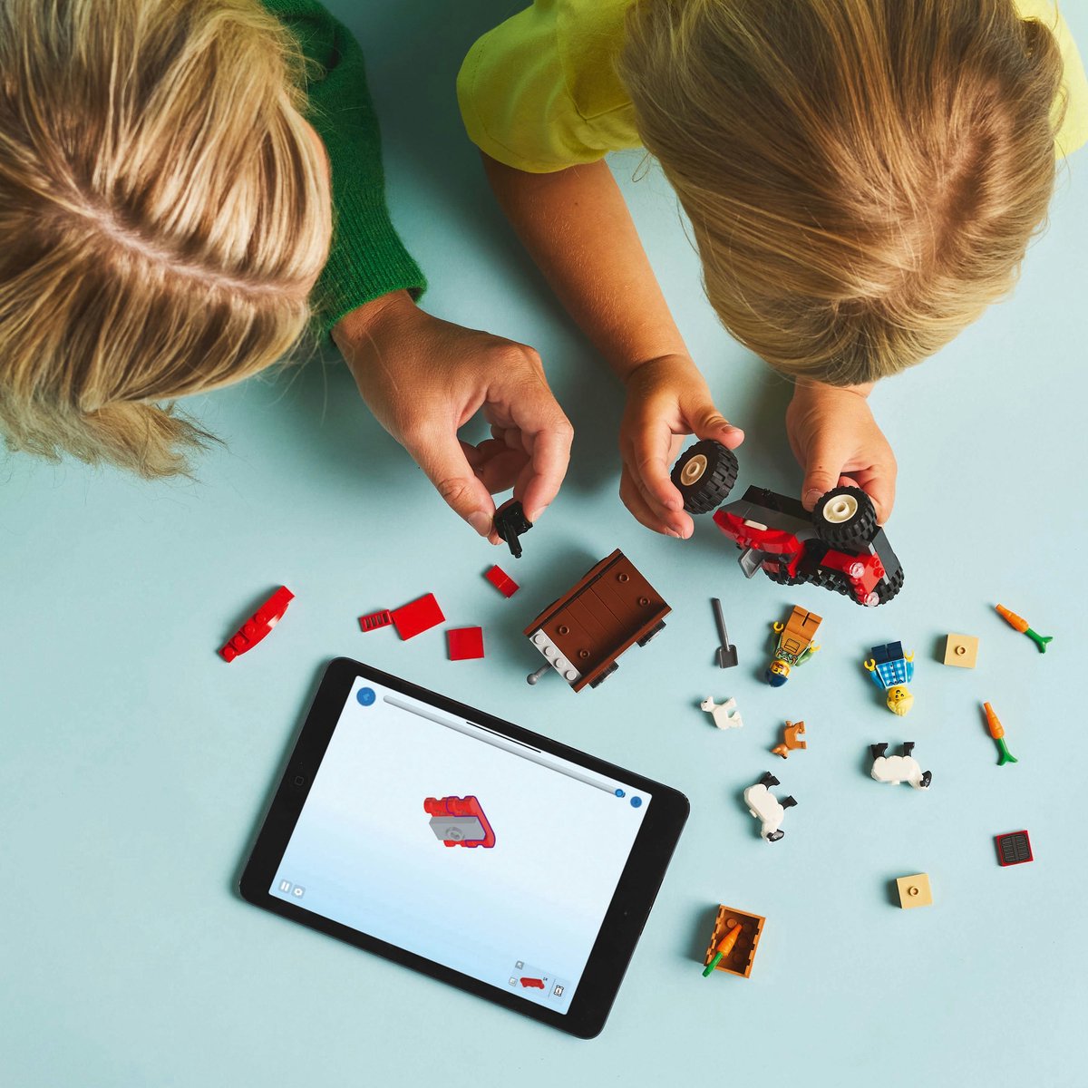 LEGO City Rode Tractor met Aanhanger en Schaap - 60461