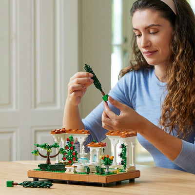 LEGO Jardin d'Icônes met Fontein - 10359