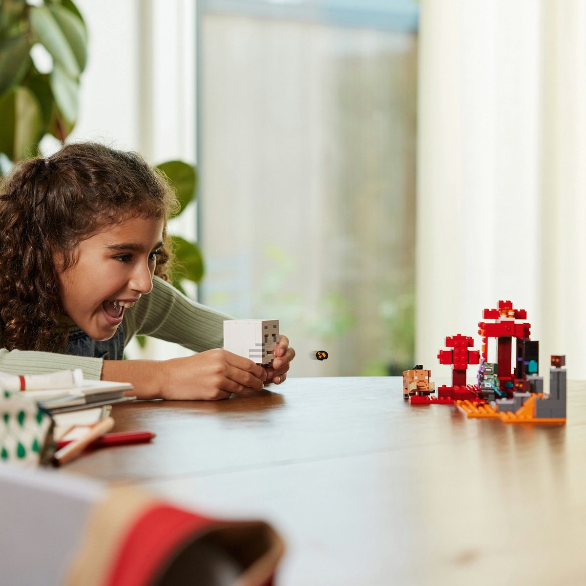 LEGO Minecraft Avontuur bij de Netherpoort - 21255