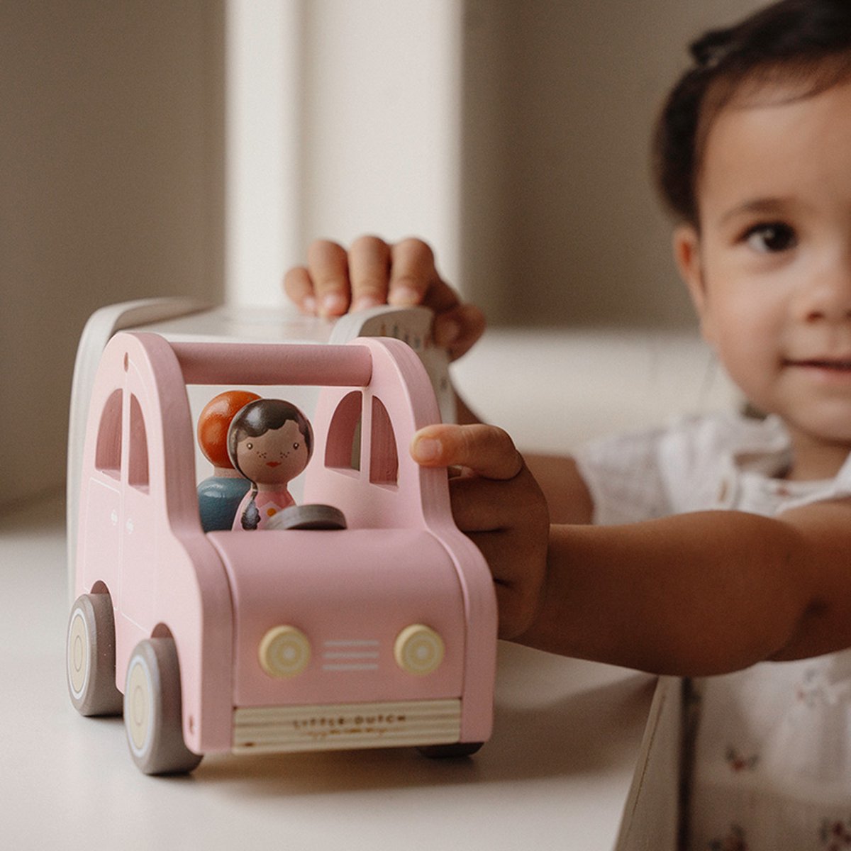 Little Dutch Speelgoedauto met Caravan - FSC Gecertificeerd