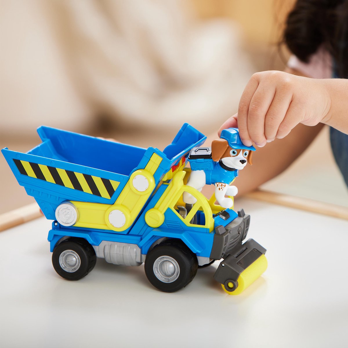 Rubble & Crew Kiepwagen Wheeler met Speelfiguur en Beweegbare Delen