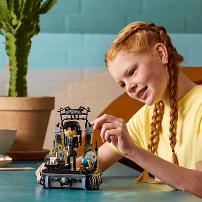 LEGO Woensdag Addams Minifiguur - 76780