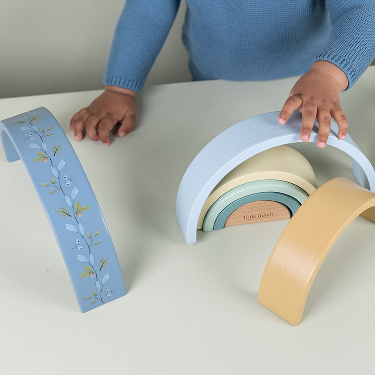 Little Dutch Regenboog Stapelaar Vrienden van het Bos FSC