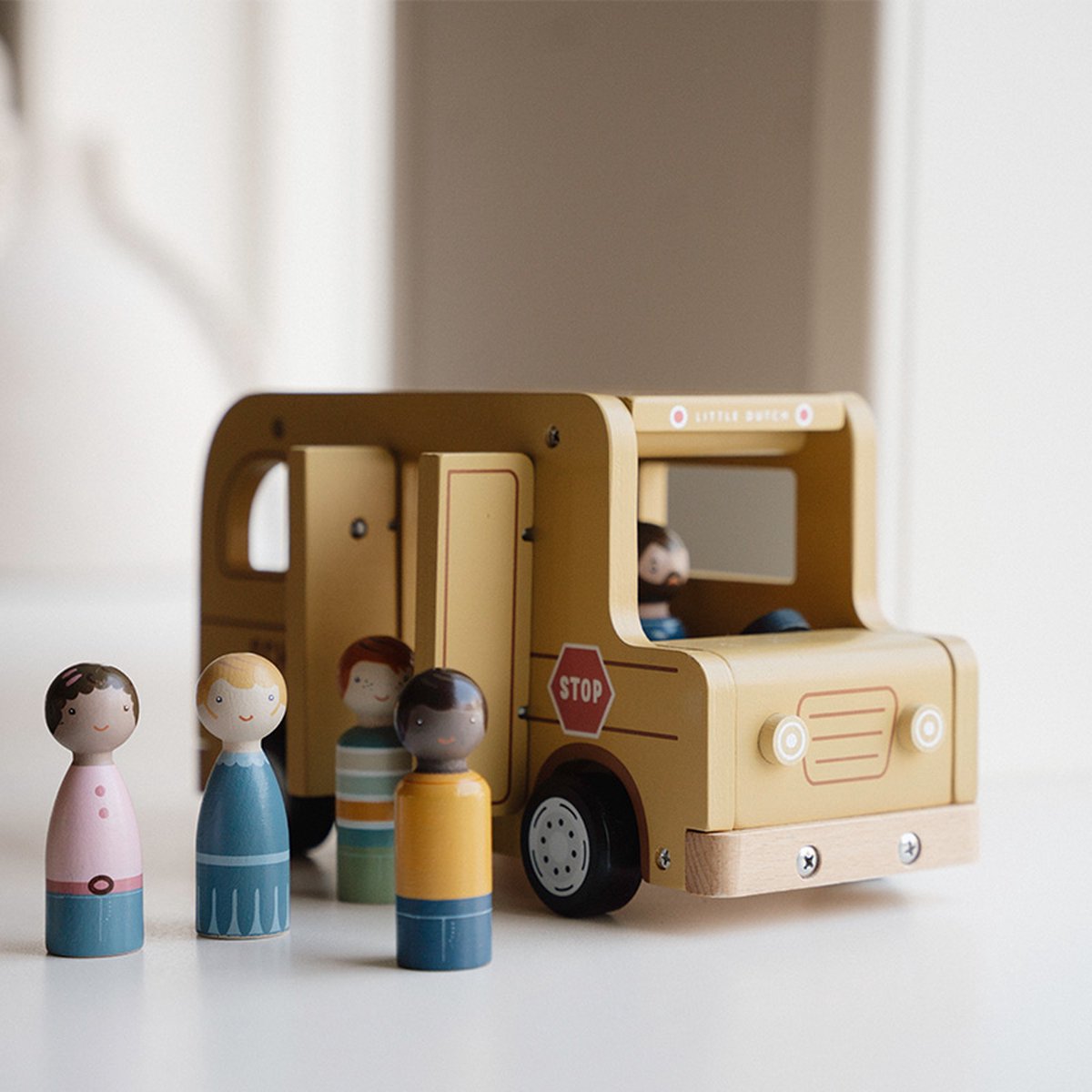 Little Dutch Houten Schoolbus met Figuren FSC