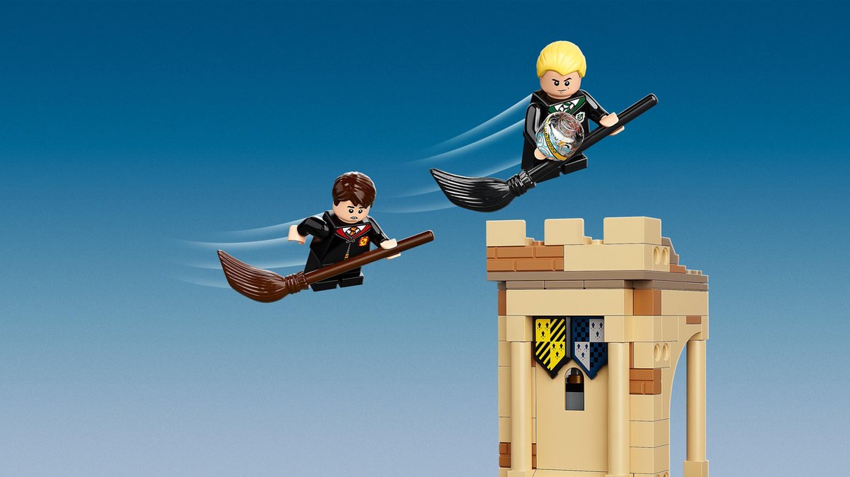 LEGO Harry Potter Zweinstein: De Eerste Vliegles - 76395