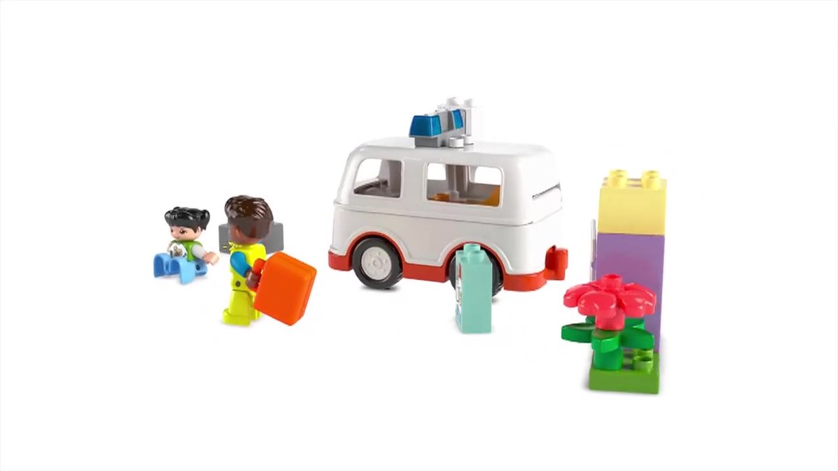 LEGO DUPLO Ambulance met Chauffeur - 10447
