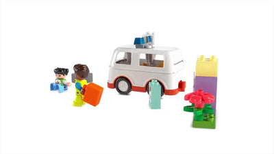 LEGO DUPLO Ambulance met Chauffeur - 10447