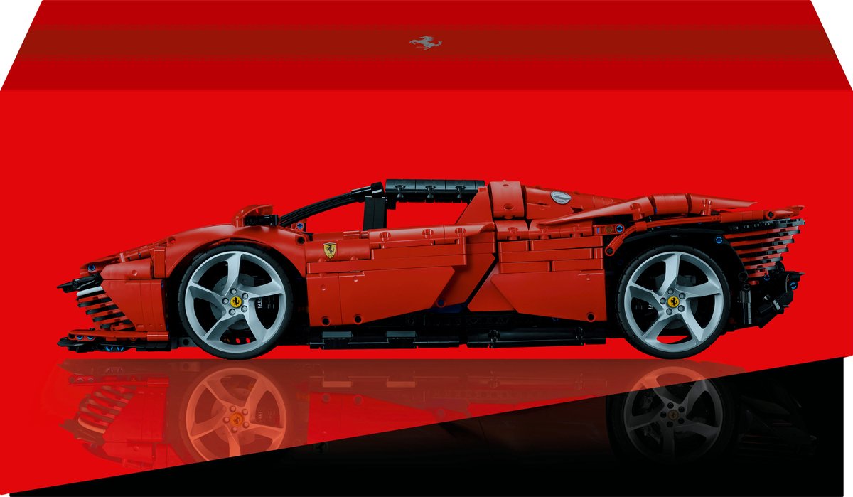 LEGO Technic Ferrari Daytona SP3 - 42143