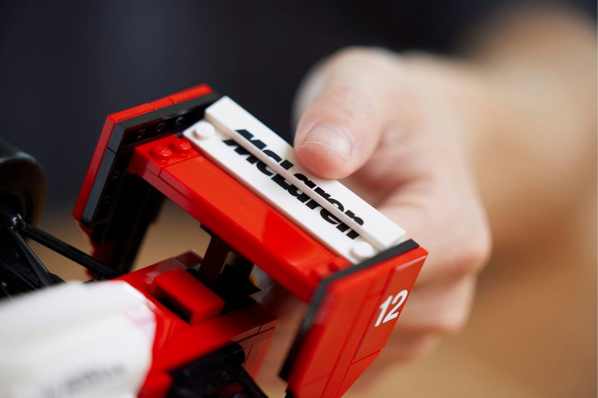 LEGO Icons McLaren MP4/4 en Ayrton Senna - 10330