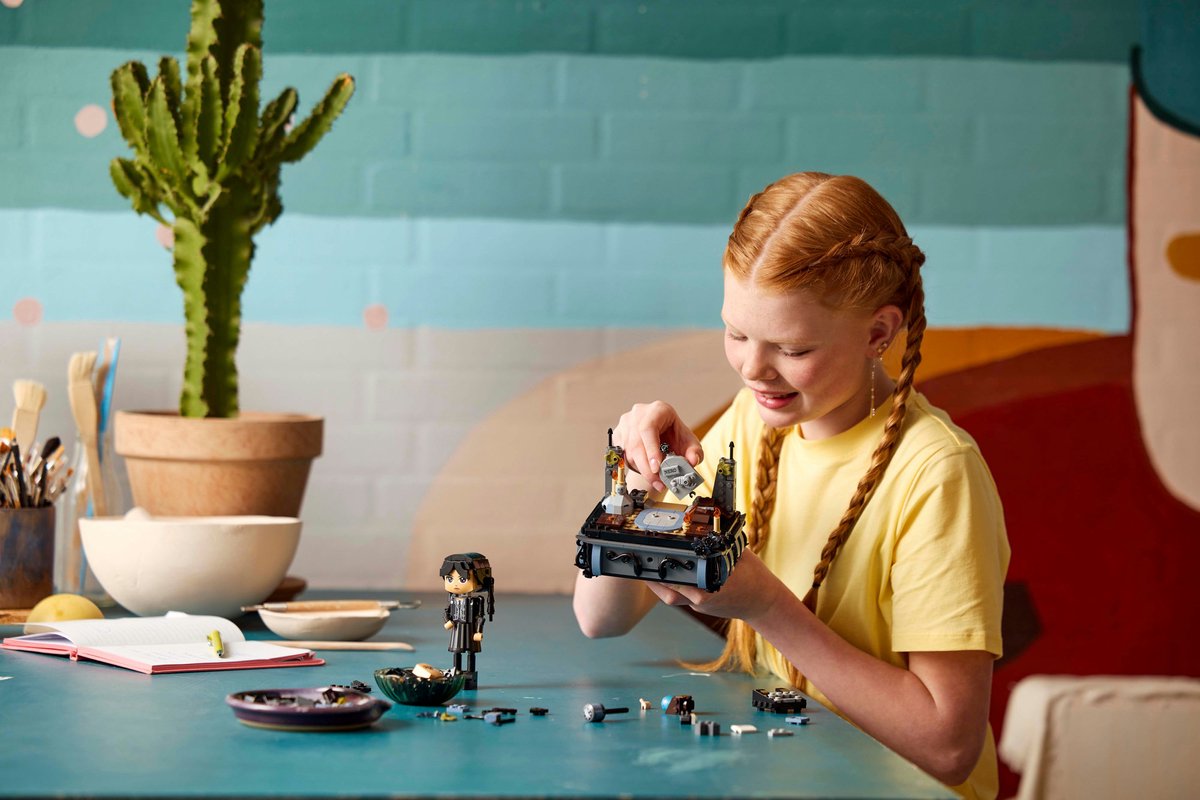 LEGO Woensdag Addams Minifiguur - 76780