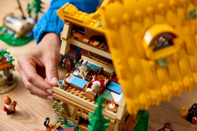 LEGO Disney Sneeuwwitje en de Zeven Dwergen Huis - 43242
