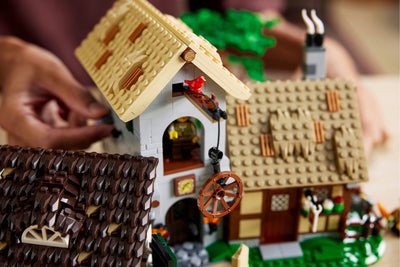 LEGO Icons Middeleeuwse Stad - 10332