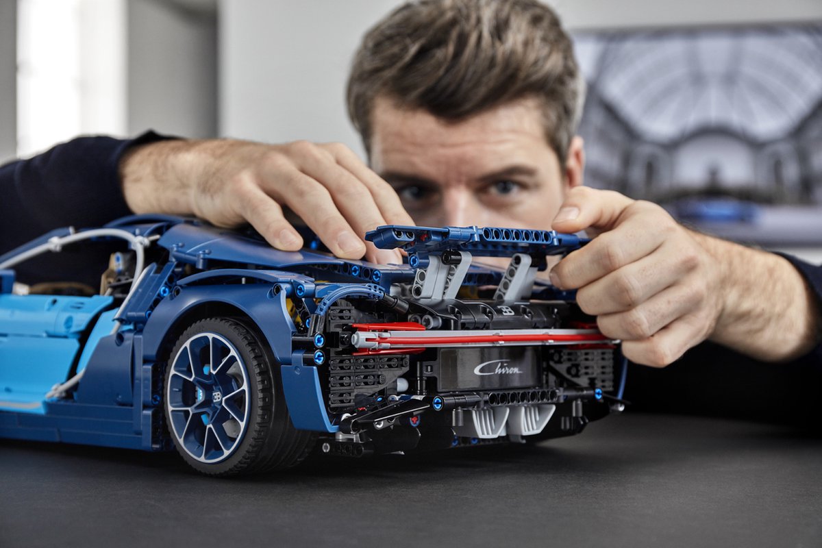 LEGO Technic Luxe Bugatti Chiron Bouwset - 42083