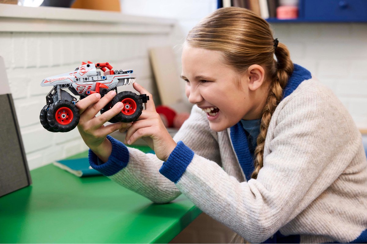 LEGO Technic Monster Jam™ ThunderROARus™ Truck - 42200