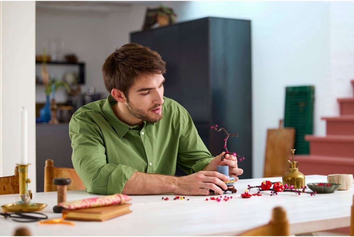 LEGO Icons Japanse Abrikozenboom - Botanische Collectie (10369)