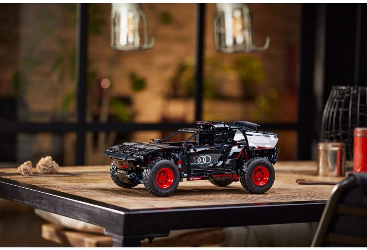 LEGO Technic Audi RS Q e-tron - 42160 Bouwset