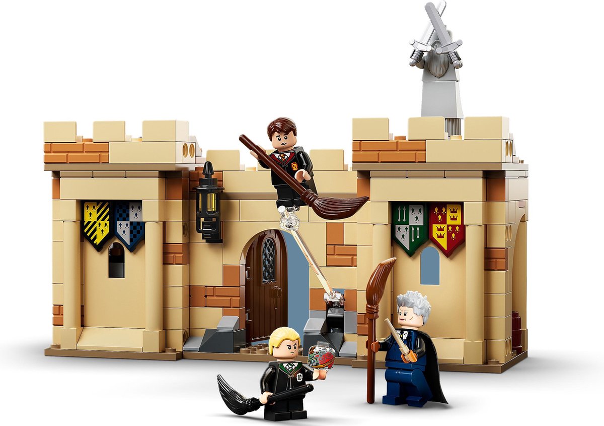 LEGO Harry Potter Zweinstein: De Eerste Vliegles - 76395