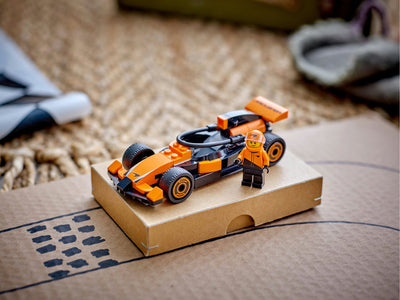 LEGO City McLaren F1 Racewagen met Piloot - 60442