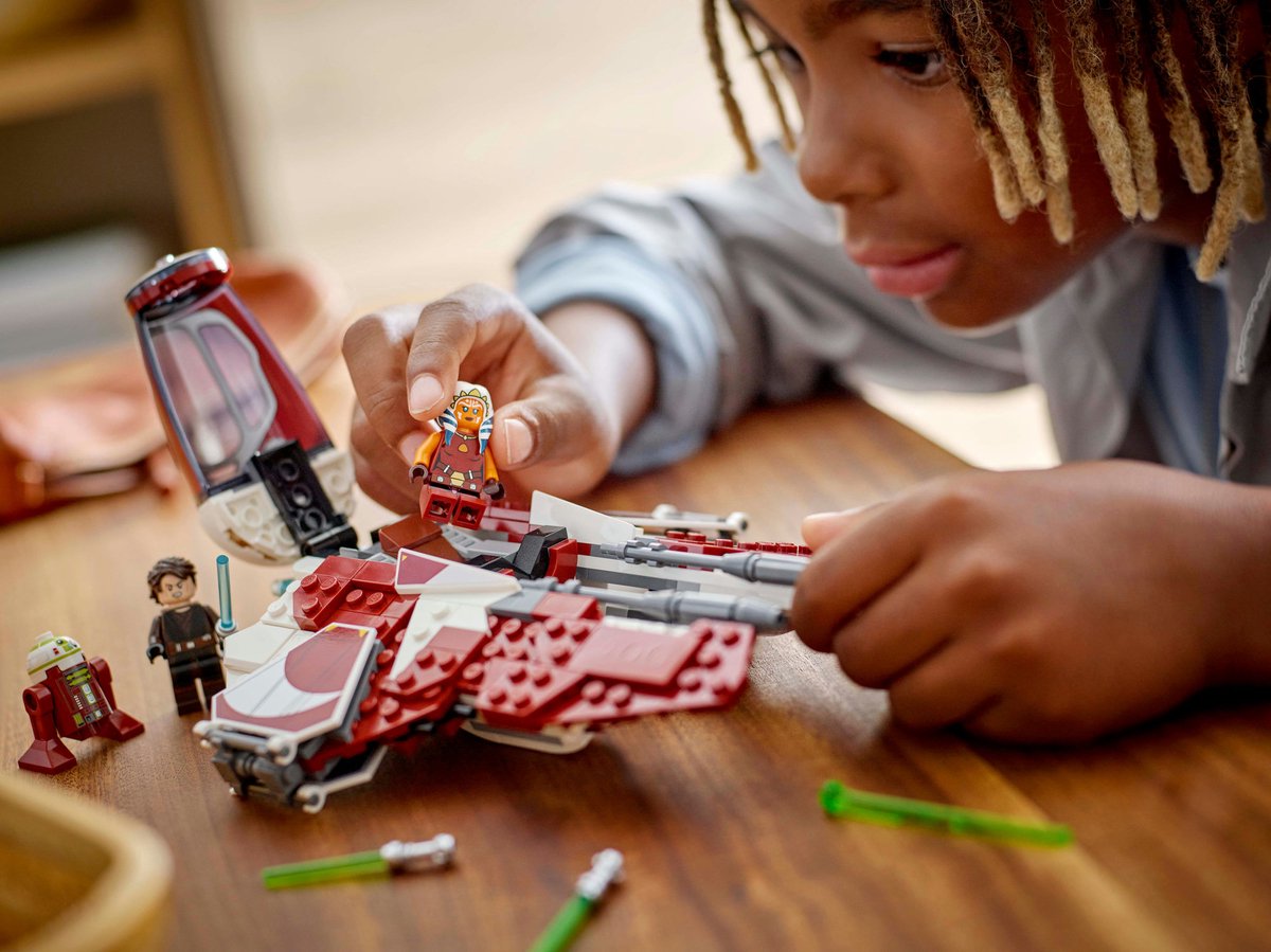 LEGO Star Wars Ahsoka's Jedi Interceptor - 75401