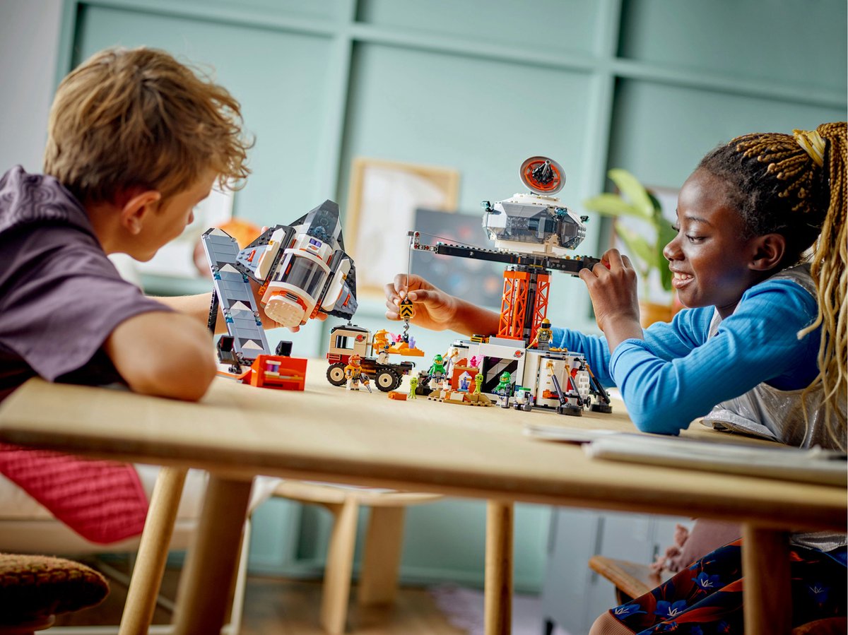 LEGO City Ruimtebasis en Lanceerraket - 60434