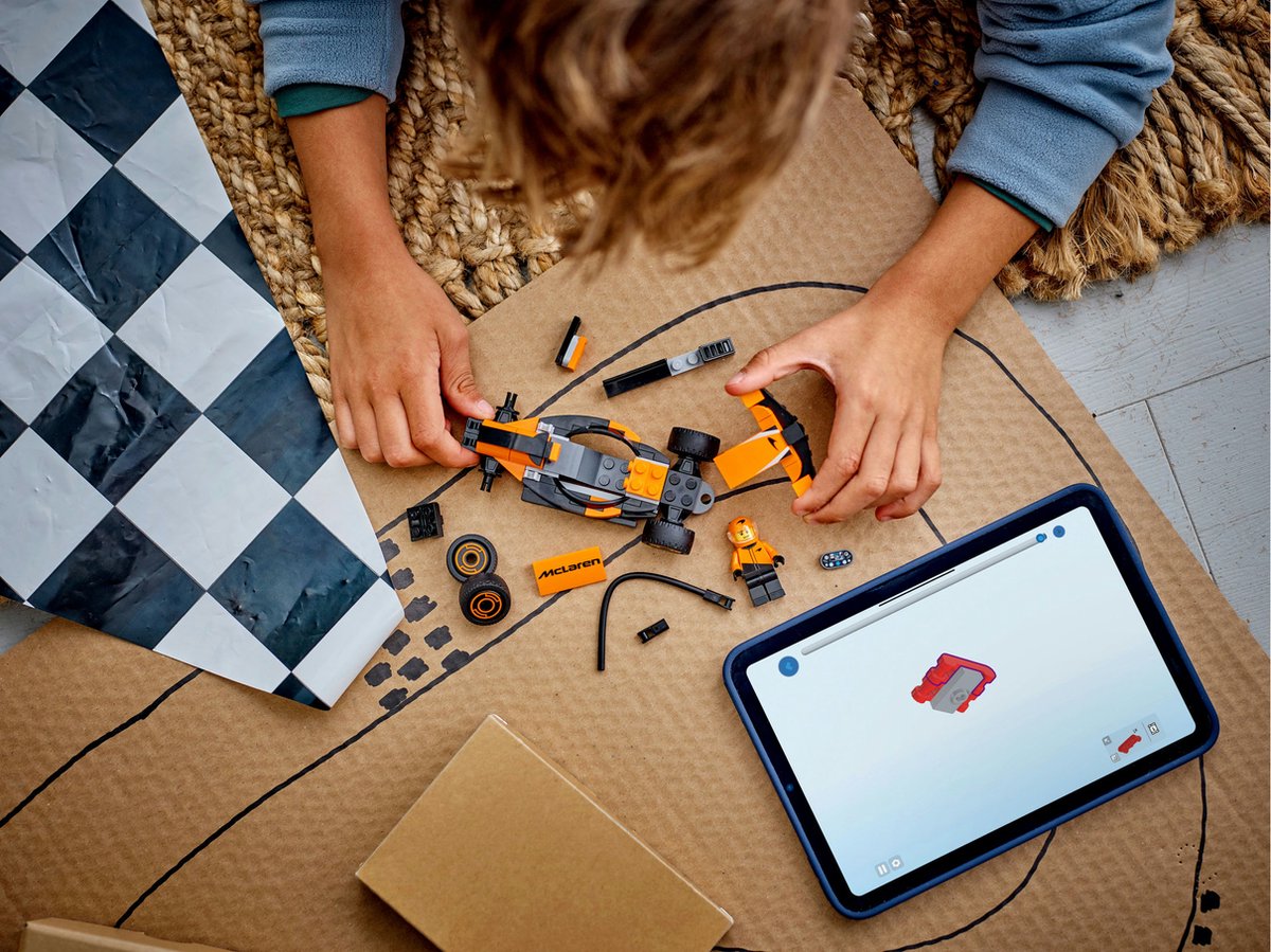 LEGO City McLaren F1 Racewagen met Piloot - 60442