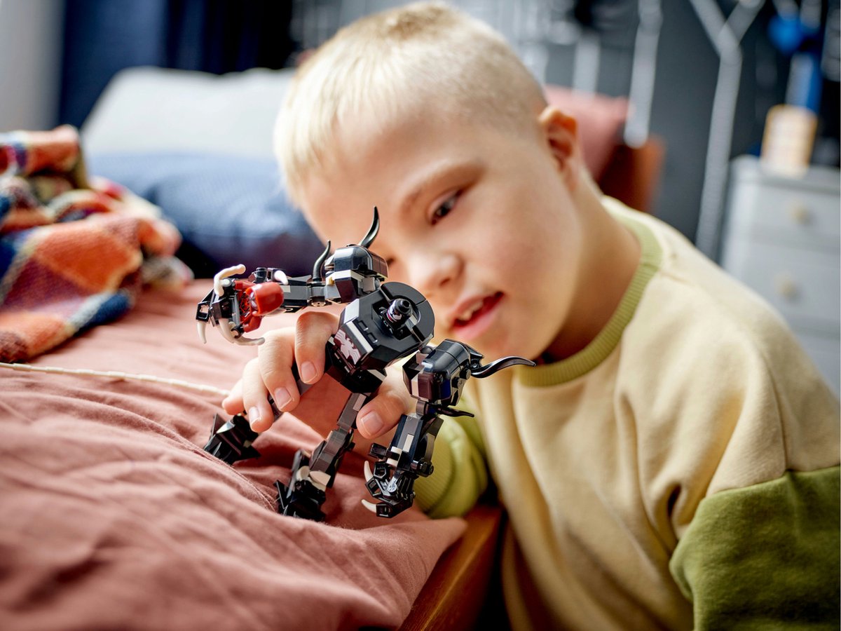 LEGO Marvel Venom Mech vs. Miles Morales - 76276