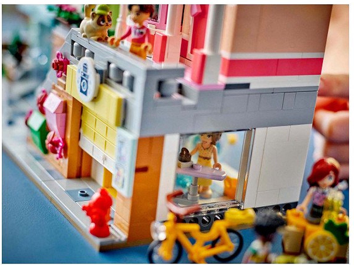 LEGO Friends Heartlake City Appartementen & Winkels - 42670