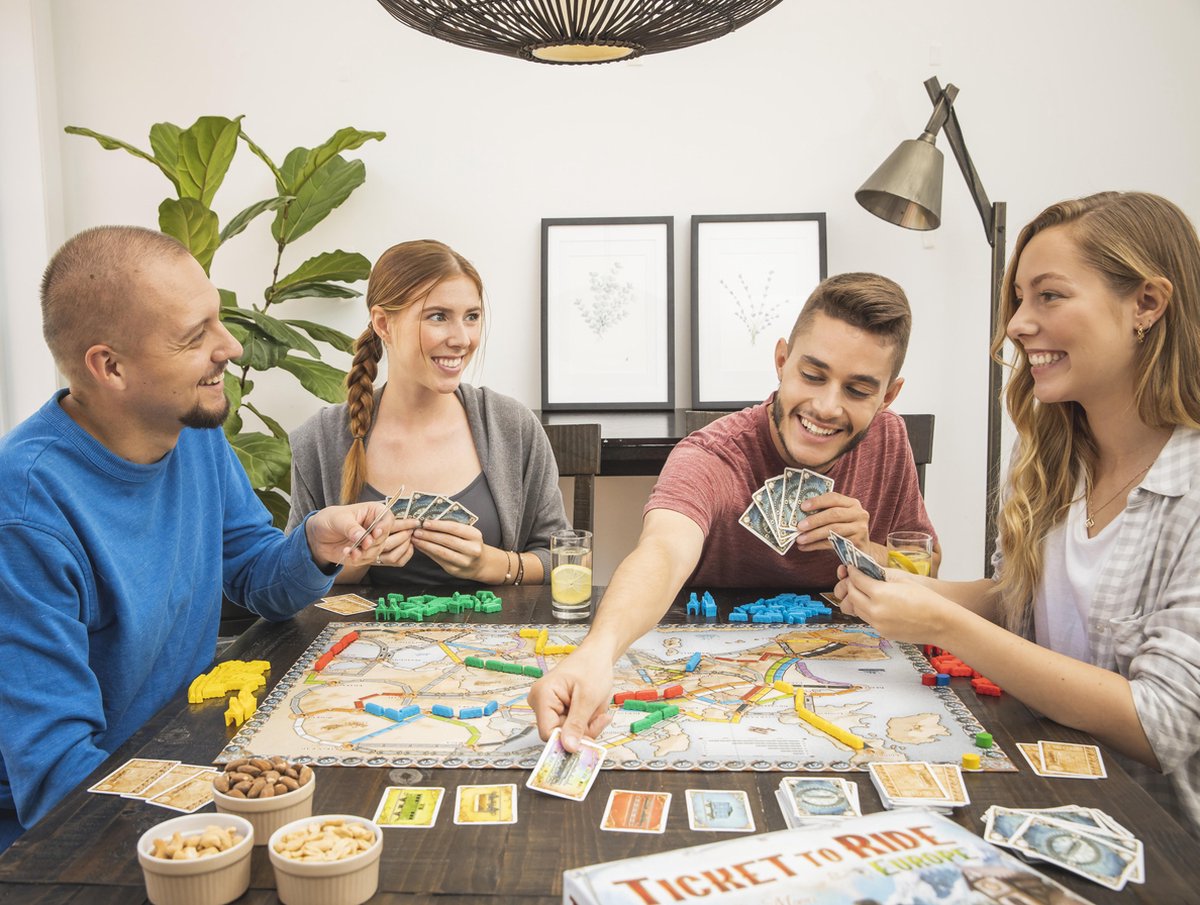 Days of Wonder Ticket to Ride - Europa Bordspel Strategie
